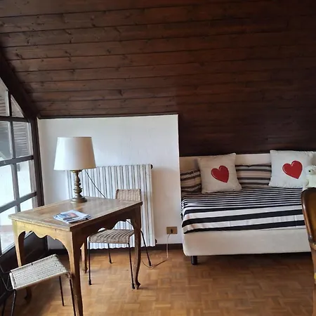La Casa Di Arnika 바메노